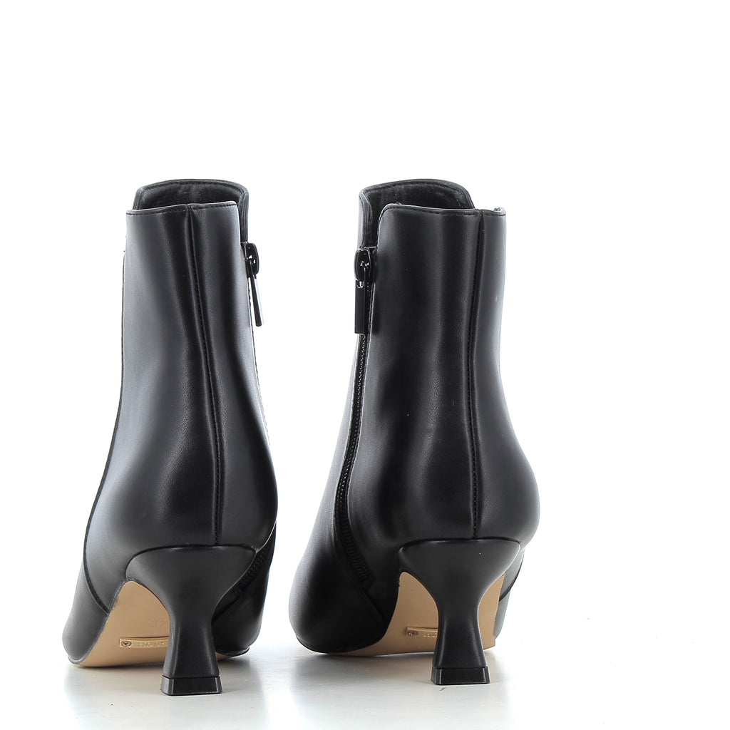 Hodea Tronchetti Flavia