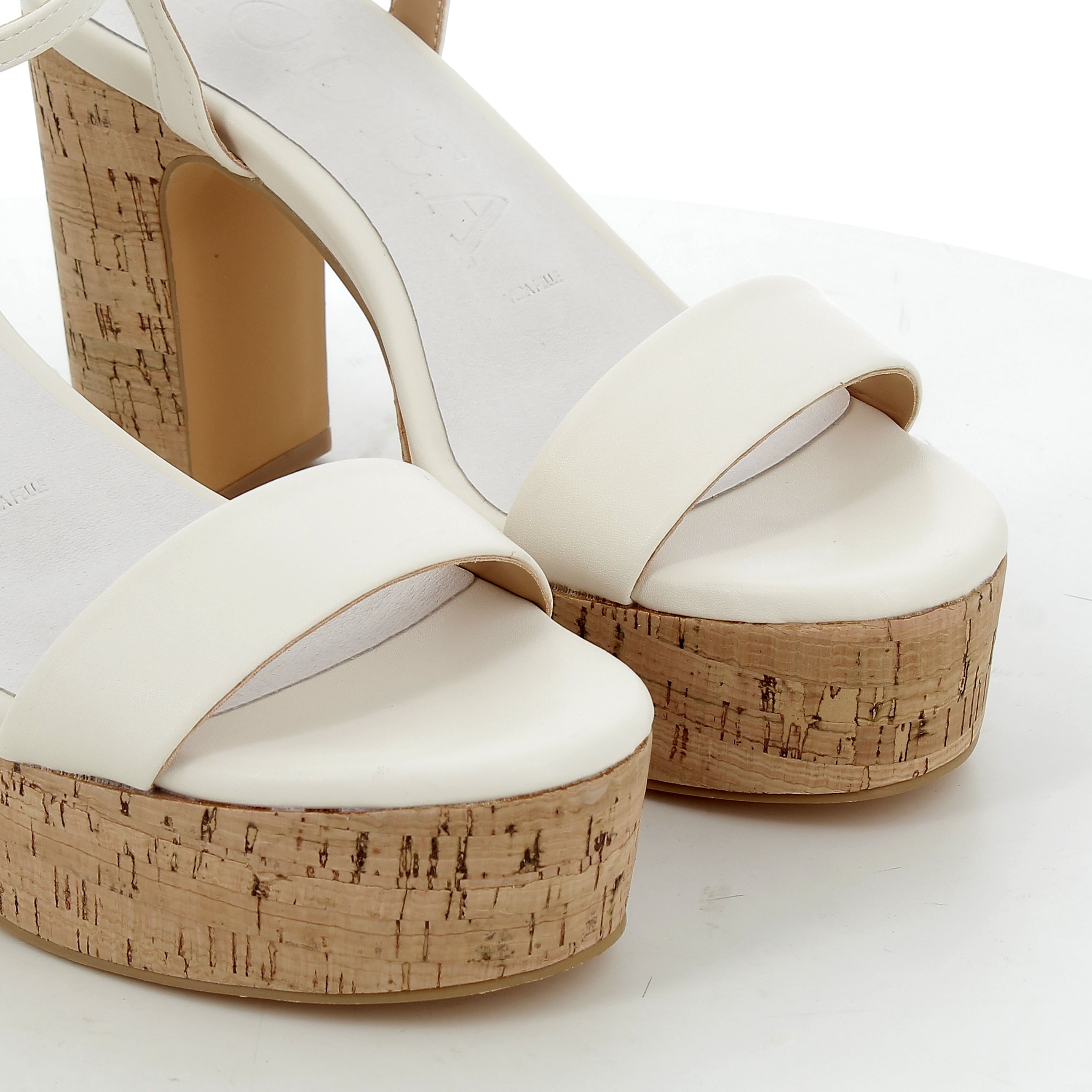 Hodea Rita Cream Sandals