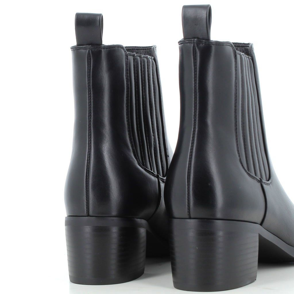 Hodea Stivaletti Elena