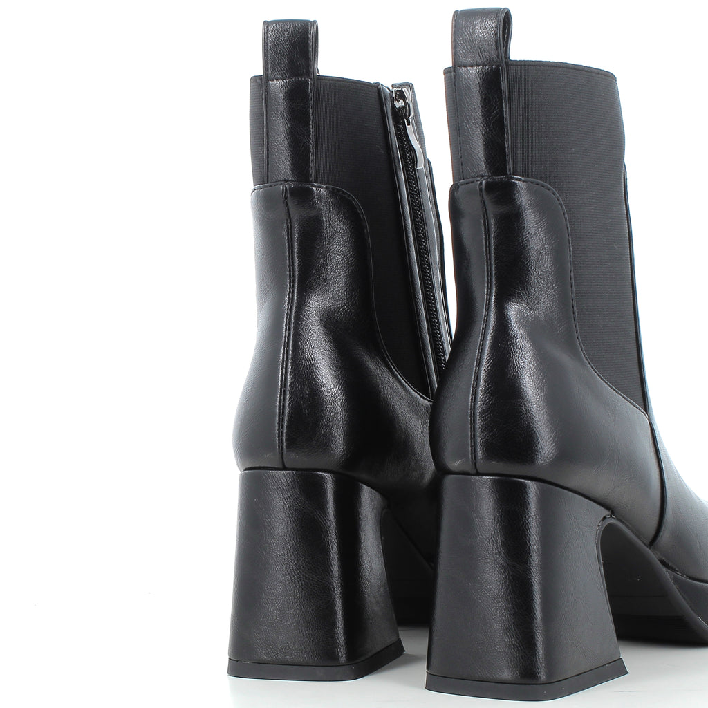 Hodea Tronchetti Michela