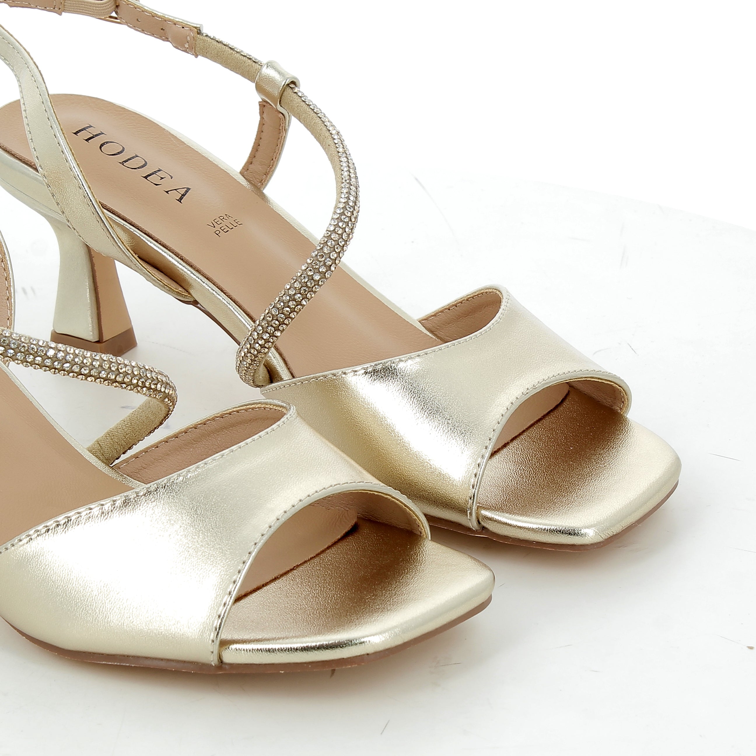 Hodea Sandals Platinum White