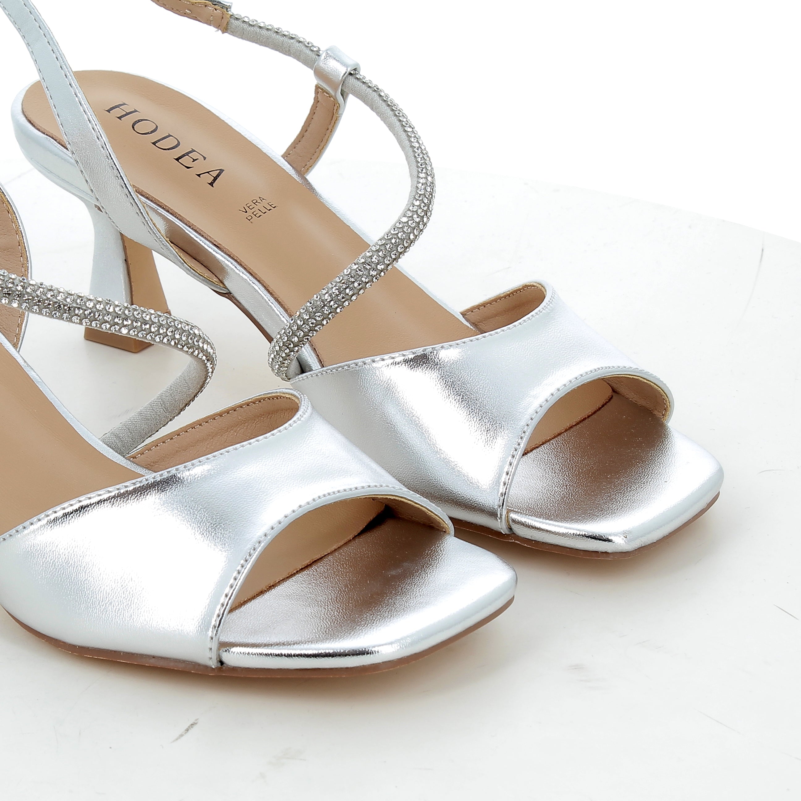 Hodea Sandals White Silver