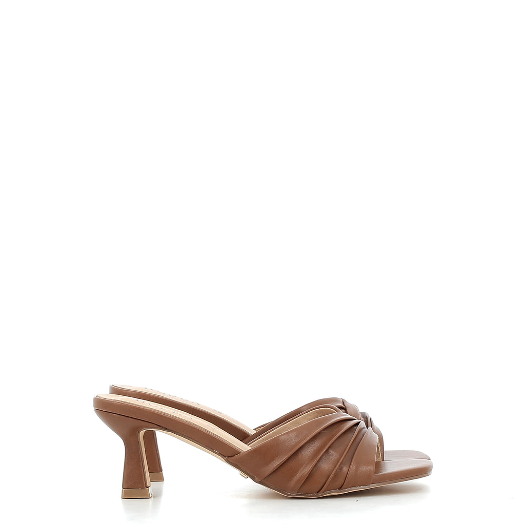 Hodea Iris Leather Sandals