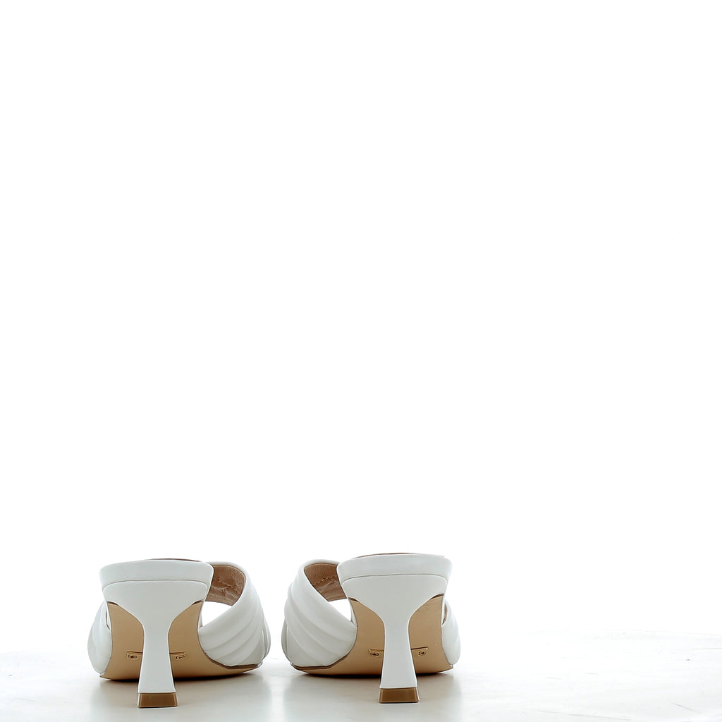 Hodea Iris White Sandals