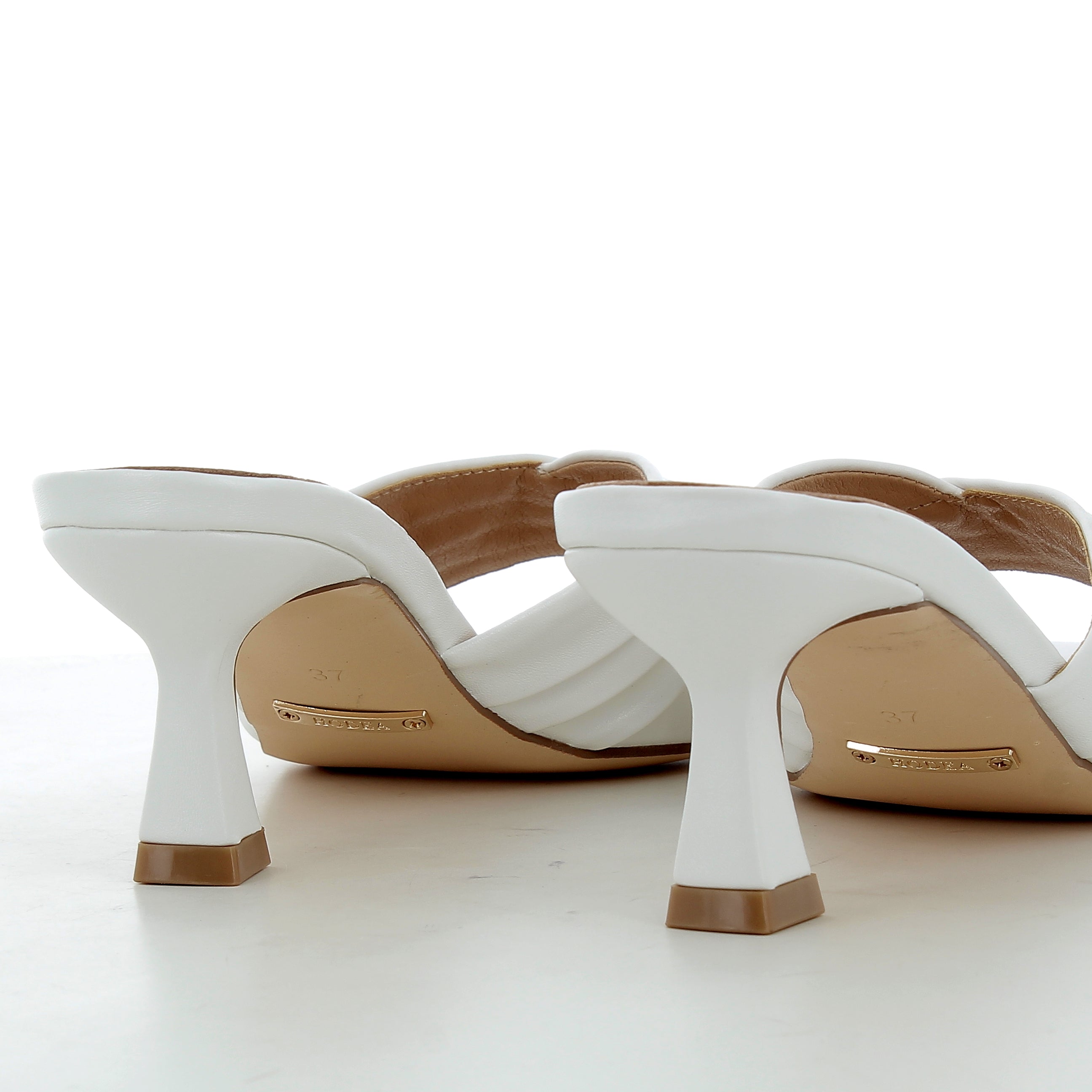 Hodea Iris White Sandals