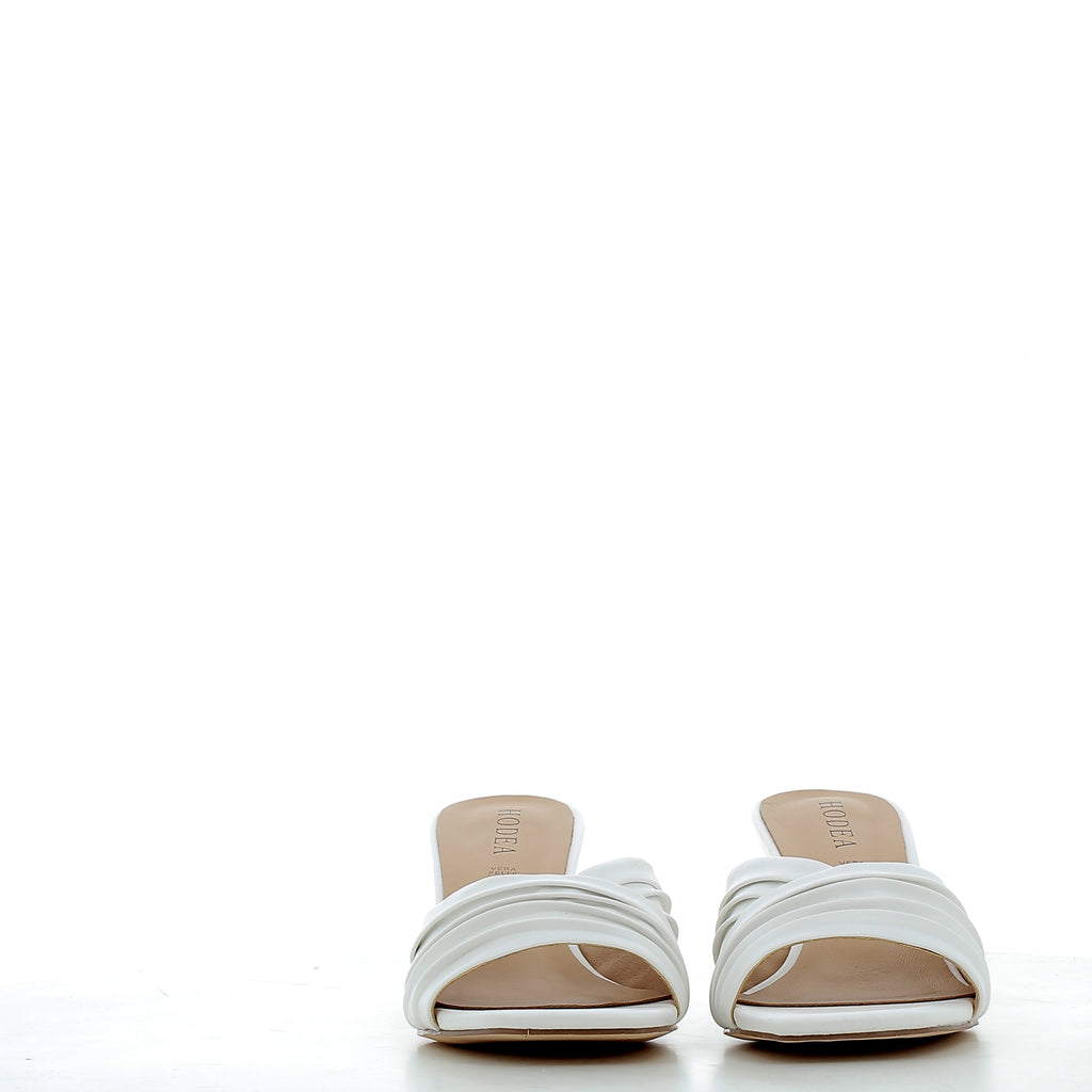 Hodea Iris White Sandals