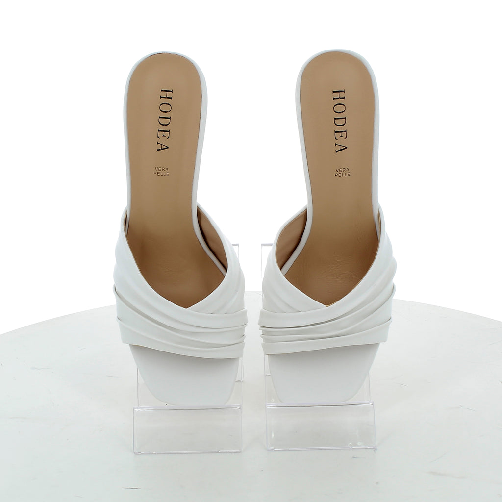 Hodea Iris White Sandals