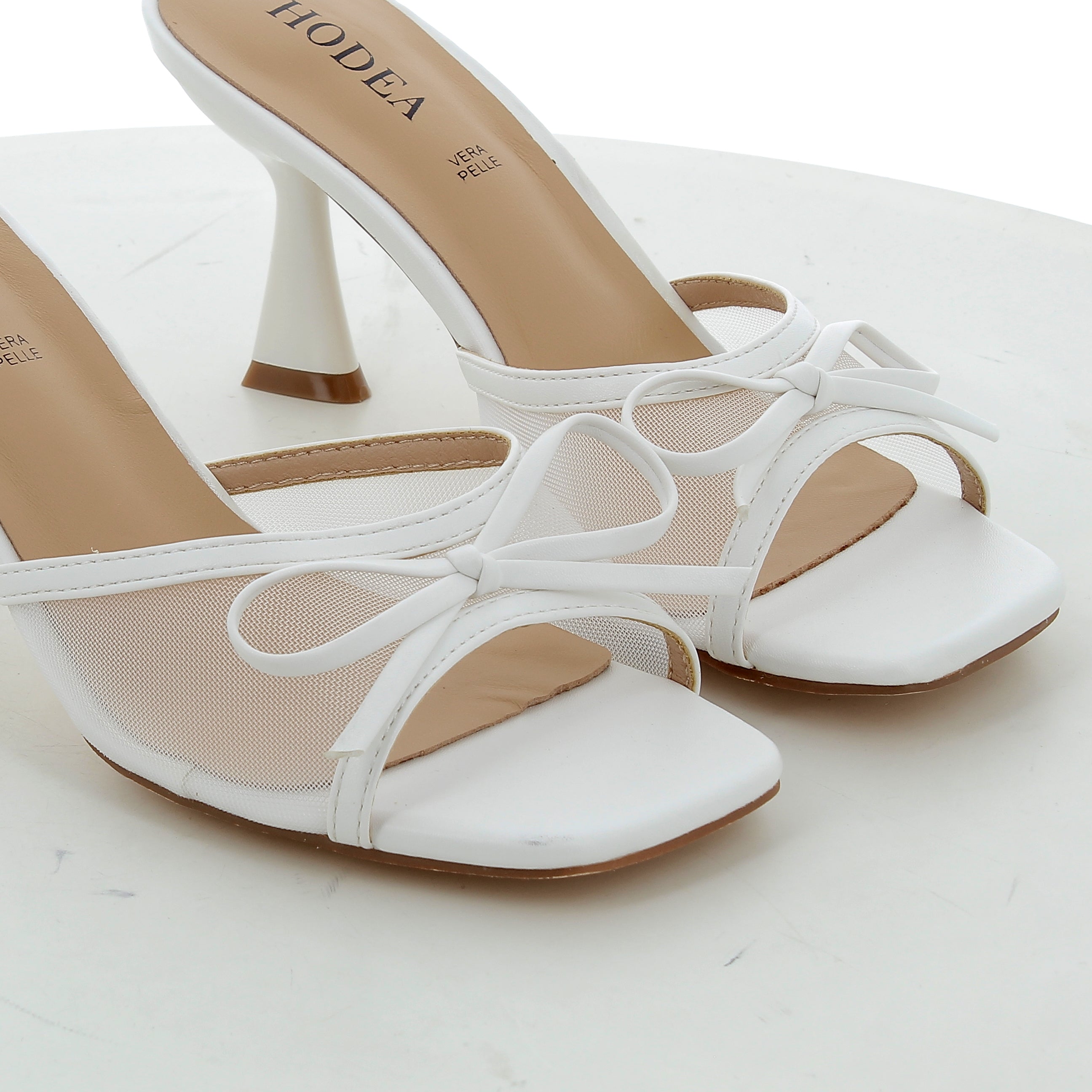 Hodea Anita White Sandals