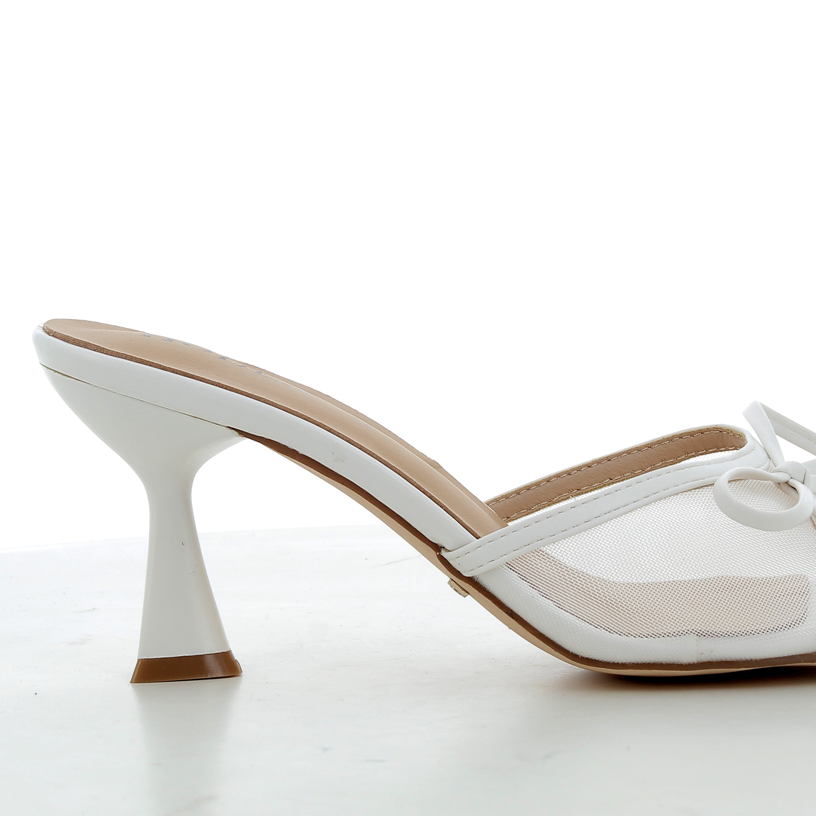 Hodea Anita White Sandals