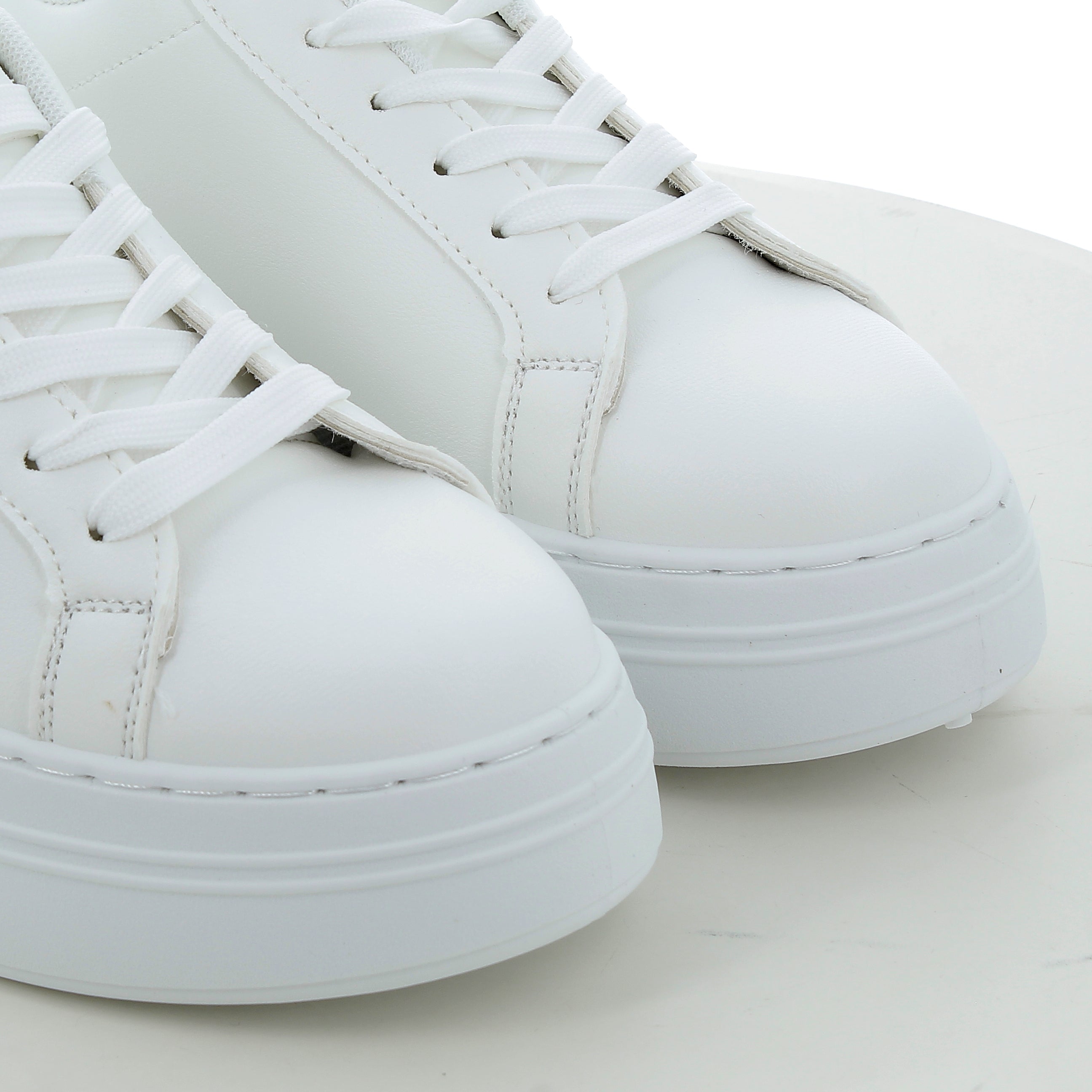 Hodea Sneakers Stella White
