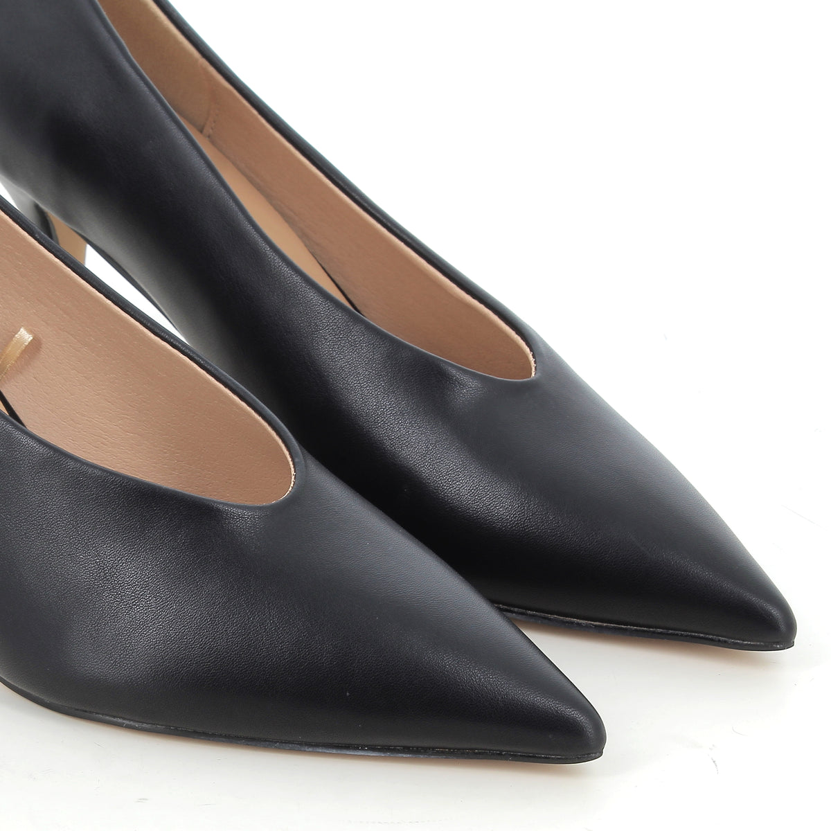 Décolleté Cristina Nere con Scollo a Mandorla e Tacco 8 cm
