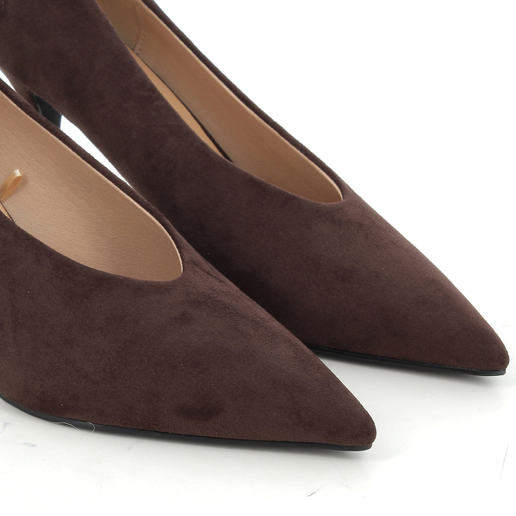 Décolleté Cristina Moro in Suede con Scollo a Mandorla e Tacco 8 cm
