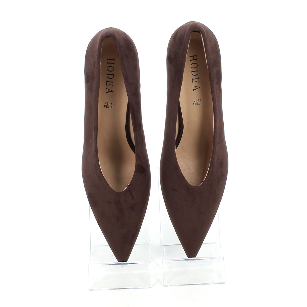 Décolleté Cristina Moro in Suede con Scollo a Mandorla e Tacco 8 cm